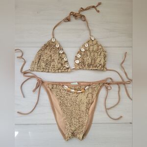 Bikini!🐚 Super cute! Size Medium.